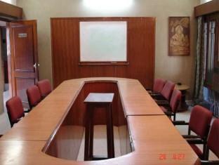 Oyo 15791 Flagship Hotel Executive Hazratganj Lucknow Exterior photo