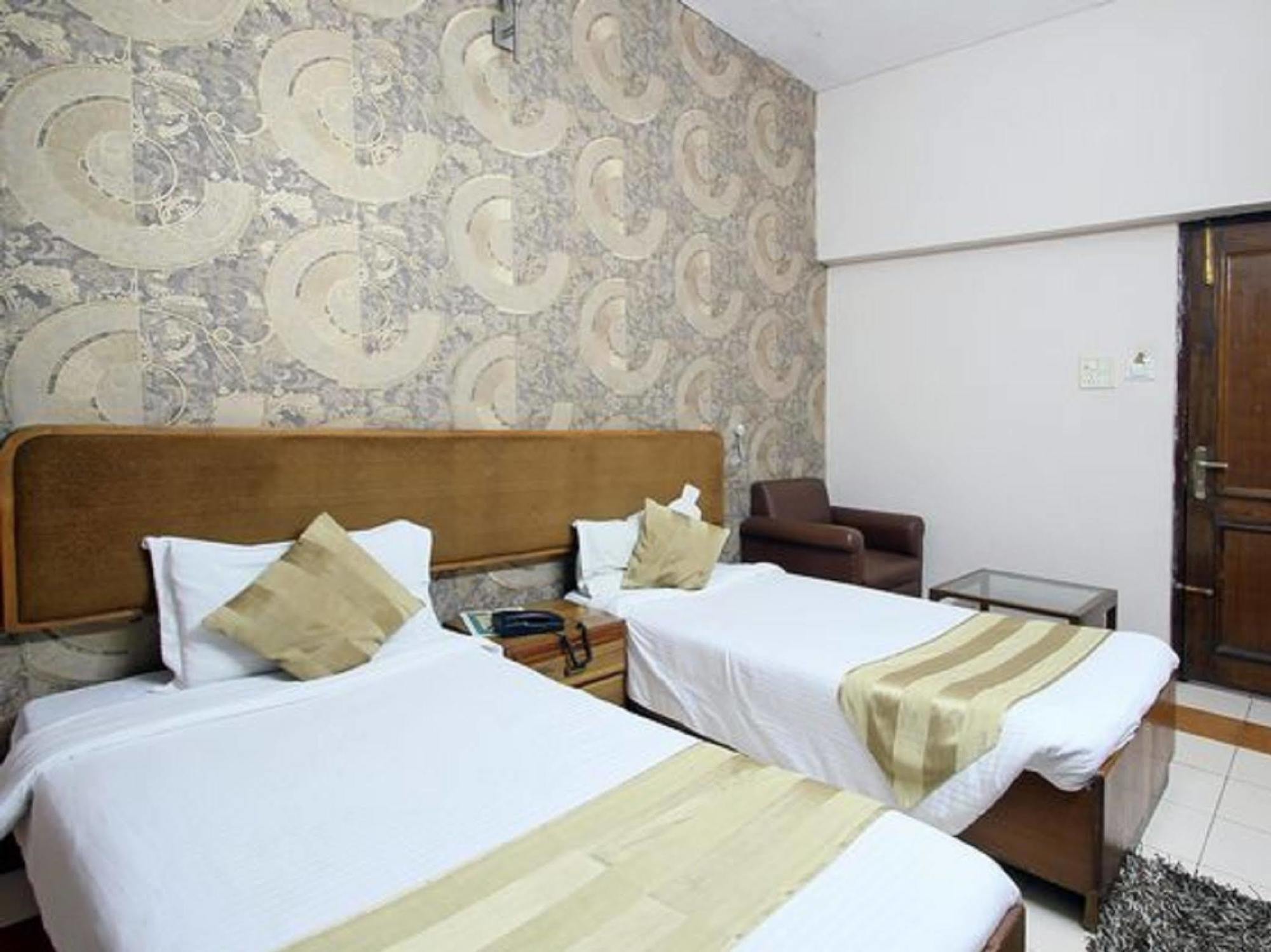 Oyo 15791 Flagship Hotel Executive Hazratganj Lucknow Exterior photo